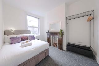 Five bedroom house in Douglas road - 1