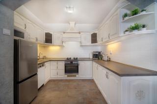 Deluxe Apartment Space and More - Pécs - 1