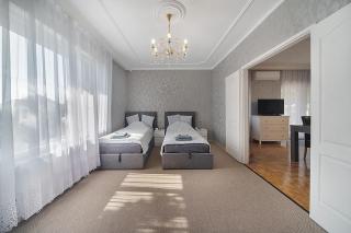 Deluxe Apartment Space and More - 5