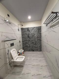 Hotel Venzaa - Indore - 4
