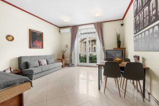 Amora Homes Breathless Panorama Basilica Suite with balcony NEED RESERVATION FOR FREE PARKING - Budapest - 2