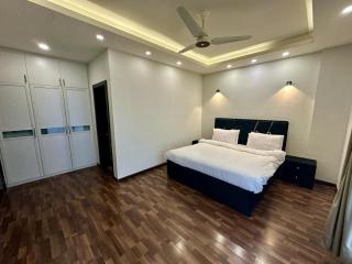 Elysium Tower Mountain View Luxurious Apartments Islamabad - Islamabad - 7