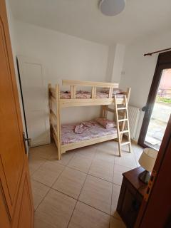 Kalives Beachview Family House - Kalivia Poligirou - 8