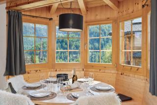 Chalet Belle Vue – Alpine Charm with a View to Remember - 9