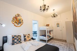 Harry Potter House 1BR - Free On Street Parking - Self Check In - Sleeps Family of 4 - Leavesden Green - 9