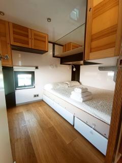 Casa Flotante en el Puerto de Vigo - Different Charter - Vigo - 9