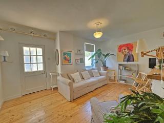 Charming 2-Bedroom Ground Floor Apartment with Garden and Free On-street Parking - Edimburgo - 7