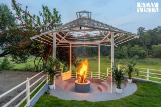 StayVista at Kailaasa with Bonfire, Pool and Al-fresco - 7