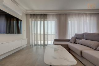 Modern 2BR Penthouse with Terrace & Stunning Views by 360 Estates - Nadur - 0