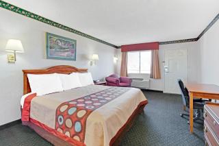 Super 8 by Wyndham Tucson Downtown Convention Center - Tucson - 4
