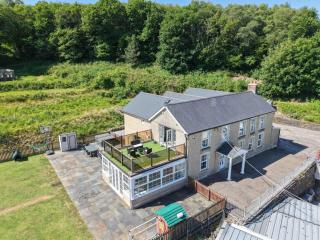 Hopkins Retreat Farm - 5 Bedroom House - Swansea - Swansea - 0