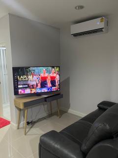 Condo beside BTS & True Park - Amphoe Phra Khanong - 0