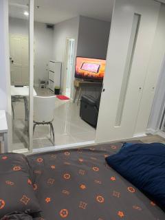 Condo beside BTS & True Park - Amphoe Phra Khanong - 4