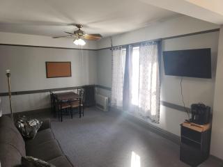 Goose's Hall - - 4