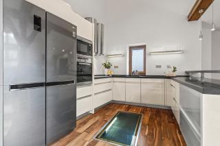 Prague Days - Spacious 117m2 Attic Retreat w AC - Near Old Town sq - Praag - 2