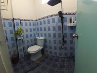 Gestur First House Syariah Hostel - Padang - 2