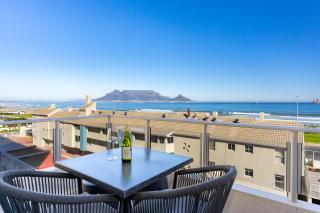 Beachfront Bliss with Pool & Ocean Views - Le Cap - 3