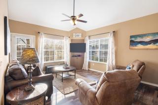Lazy Lookout Mo Spacious 3 BDR Great Location - 2