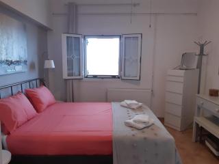 Mountain Retreat Apt with Sea View - - 2