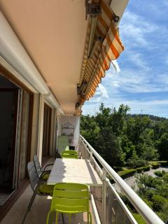 Aix en Provence, dans grande résidence arborée, appartement de 80m2 - Aix-en-Provence - 1