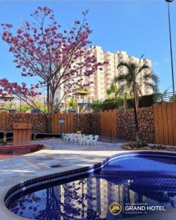 Golden Dolphin Grand Hotel - 8 pessoas - 7 adultos e 1 criança até 5 anos-Golden Dolphin Grand Hotel - Netflix incluso - Caldas Novas - 8
