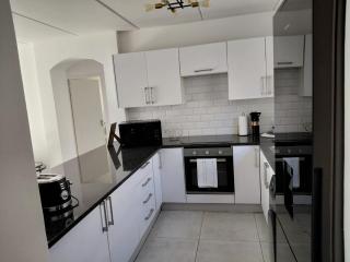 Luxe Dainfern Escape - Sandton - 8
