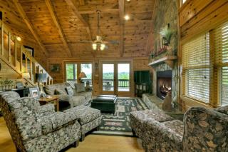 3 BR Mountain Cabin Games Hot Tub Fire Pit - Morganton - 1