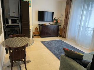 Paris Arc de Triomphe- Tour Eiffel - Champs Élysées - 4 people - Paris - 7