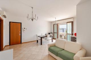 Spacious & Bright & Parking, Apartment in Florence with Private Parking Garage - 2 bedrooms & 2 bathrooms - Just Few Minutes walking From Historic Center - Firenze - 9