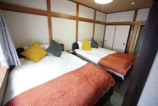 Family Home Osaka Kujo Guest House - Osaka - 0