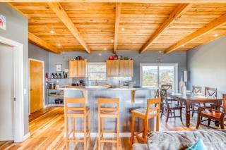 The Rock Inn Yacht - Meredith Lodging - Pacific City - 2
