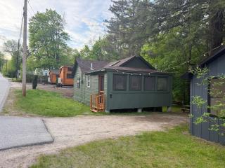 EverHaus Cabin by the Brook - Harvard Brook Cabins - Lincoln - 7