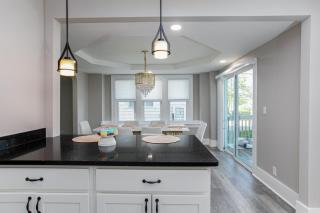 Modern Home Heart of South Bend - South Bend - 6