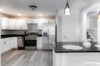 Modern Home Heart of South Bend - 3