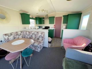 Pass the Keys Beautiful Beach Lodge with Outstanding Sea Views - Mainsriddle - 6