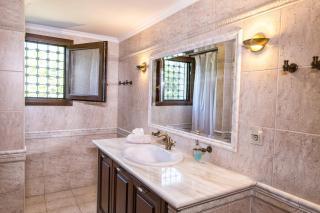 Luxurious Seafront Villa in Pefkohori - Pefkohori - 1
