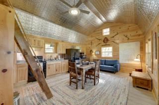 5 Mi to Splashway Waterpark Cabin in Rock Island - - 3