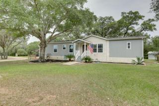 5 Mi to Splashway Waterpark Cabin in Rock Island - - 8