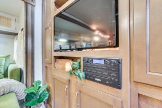 7 Mi to Torch Lake Peaceful Retreat with Fire Pit! - Rapid City - 3