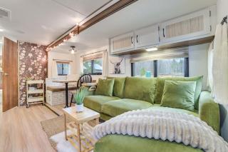 7 Mi to Torch Lake Peaceful Retreat with Fire Pit! - Rapid City - 4