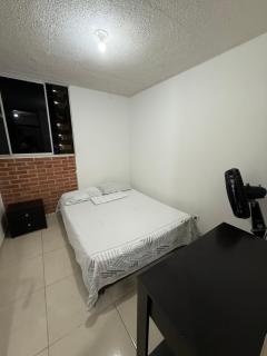 Habitación doble cerca aeropuerto,estadio y buses - Soledad - 2