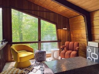 Interior Designed Chalet - Fireplace Pool Beach Lake - Lake Ariel - 0