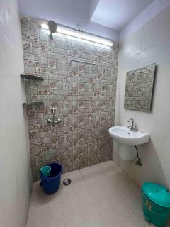 The Raveesh - 2BHK Fully Furnished Apartment J85 - 4