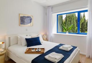 Orchard Villa - Newly refreshed, myconian design villa with infinity pool, close to Profitis Elias and located five minutes away from the heart of Protaras - Protaras - 4