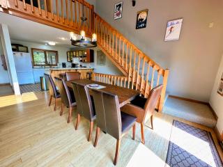 W5 AIR CONDITIONED Mount Washington Place townhouse with fireplace air hockey free and fast wifi - Carroll - 2