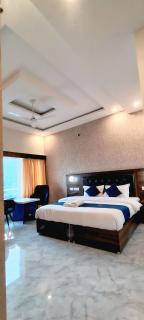 HSR Residency And Restaurant - 5