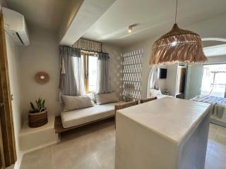 Chic Elysium - Felicity - Naxos Chora - 3