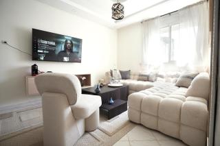 Boutique Beach Apartment - Pool Access - Netflix Ready - Tamaris - 4