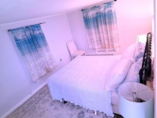 Cozy Ocean Breeze Retreat - Groton - 2