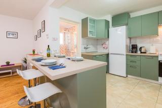 Apartment Vida 1Floor in the old Part of Baska - Baška - 0